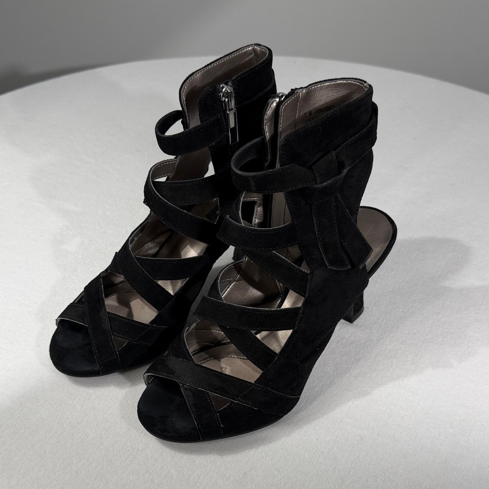 Array Elegant Black Heeled Sandals